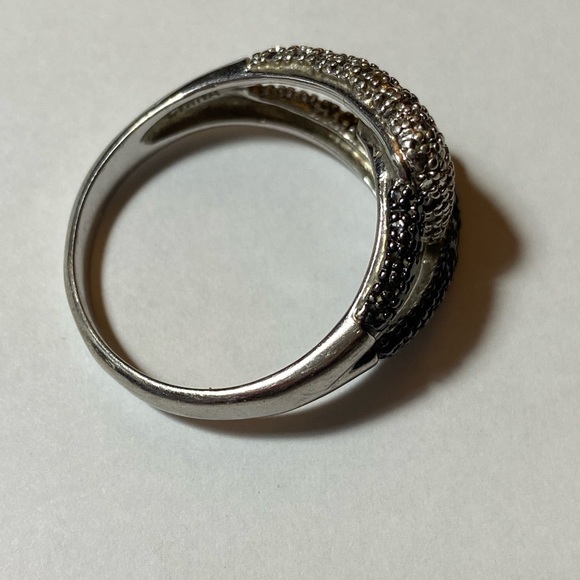 925 DL Interlock Light & Dark Loop Textured Ring - Picture 3 of 5